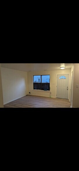 Building Photo - 18043 Golden Spring Ct