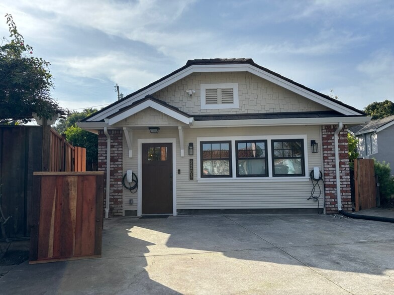 Fully Private ADU - 2203 Park Ave