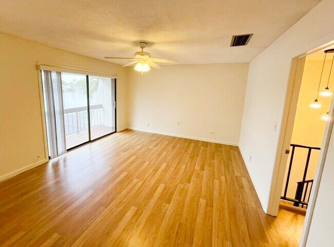 Building Photo - 3094 Bermwood Ln