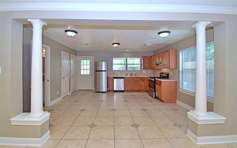 Building Photo - 504 Texas St