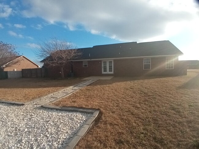 Building Photo - 3525 Drayton Dr