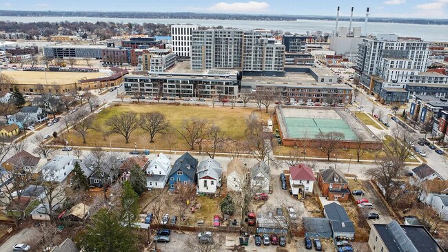 Building Photo - 824 E Dayton St