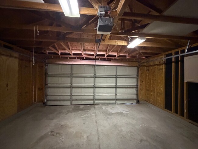 Building Photo - 3 Bedroom Single Story Home Available Near Unser Blvd SW & Bridge Blvd SW!