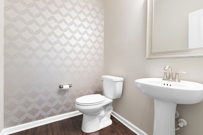 Building Photo - Beautiful 3 bedroom home on a corner lot!