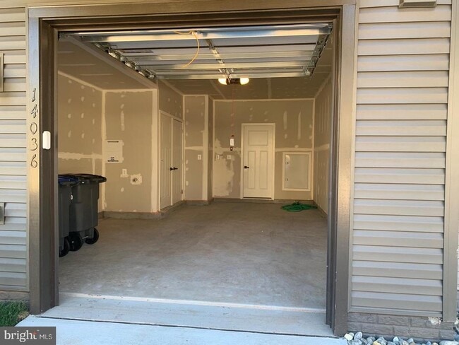Building Photo - 14036 Sunrise Valley Dr