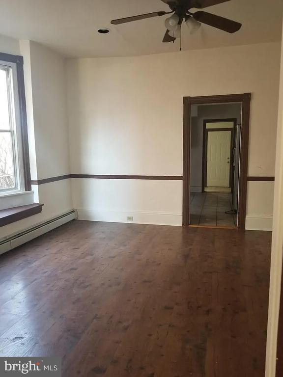 Building Photo - 205 Noble St