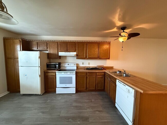 Building Photo - 2BR/2BA Beachside Condo – Close to Naval Base, Dining & Shopping