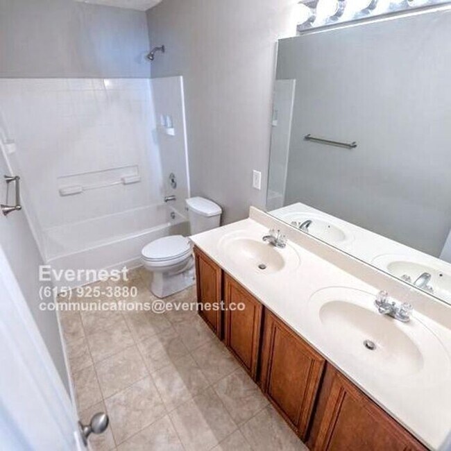 Building Photo - Spacious 4-Bedroom Home with Modern Amenit...