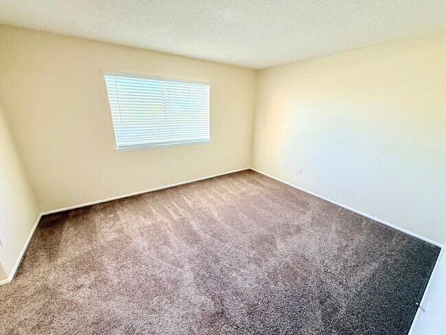 Building Photo - Spacious 3-Bedroom Condo in the Indian Canyon Gardens Community