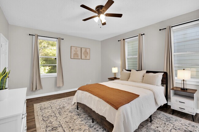 Building Photo - 2602 Riverside Dr