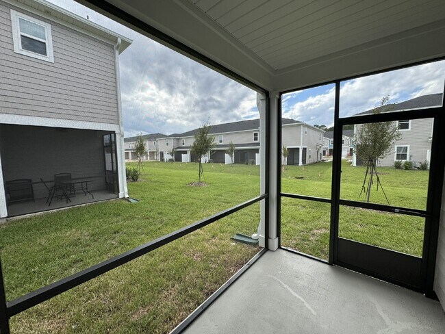 Building Photo - Mill Creek Townhome