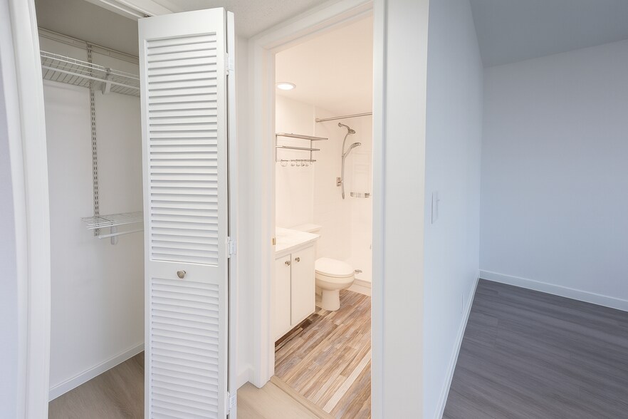 Bathroom #2 - 4030 W Palm Aire Dr