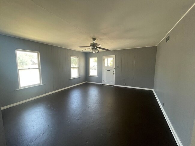 Building Photo - Corner Lot Home – Central City - Corpus Christi, TX