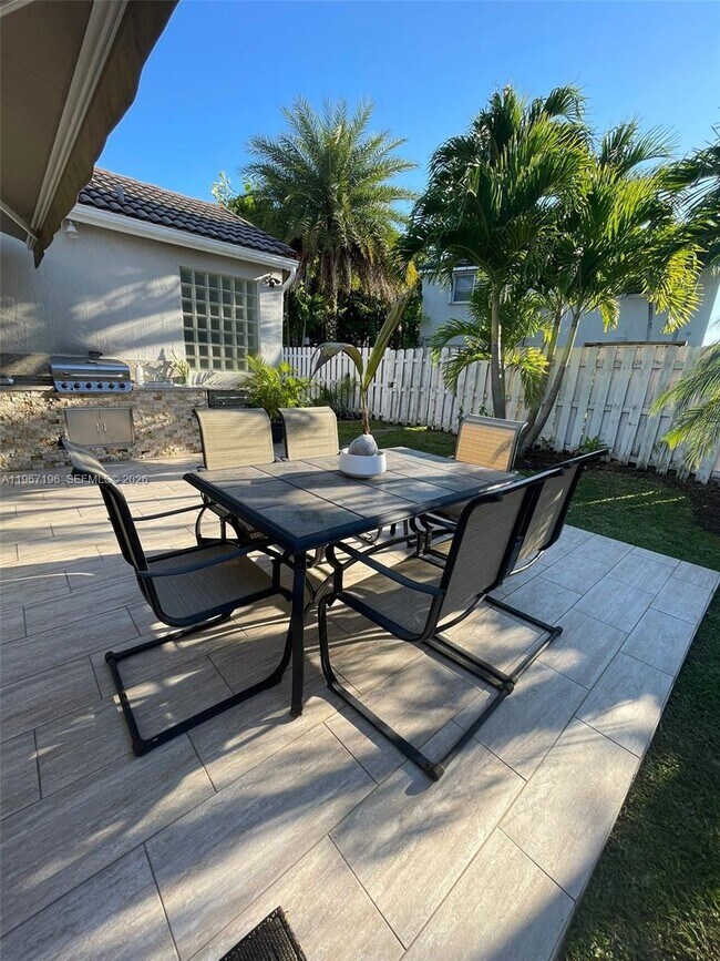 Building Photo - 755 Sand Creek Cir