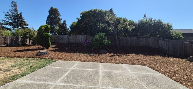 Building Photo - 5023 Oakbrook Cir