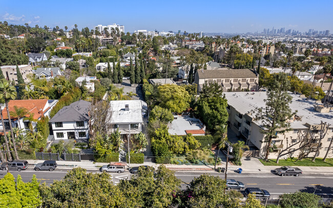 Building Photo - 1724 N Sierra Bonita Ave