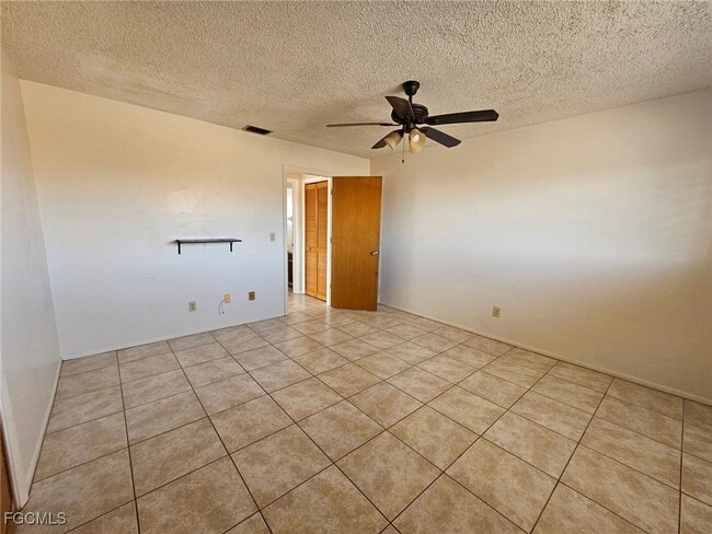 Building Photo - 1221 SE 46th Ln