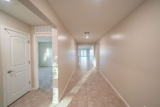 Building Photo - 26879 N 173rd Ln