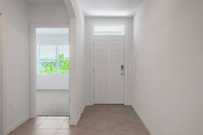Building Photo - Spacious 4BR House in Port Saint Lucie
