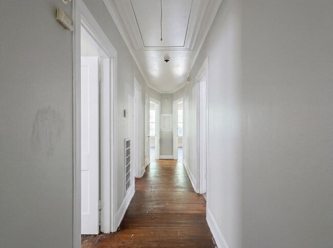 Building Photo - Shreveport - 3 Bed 1 Bath - Near LSU Med Ctr - Fresh Paint