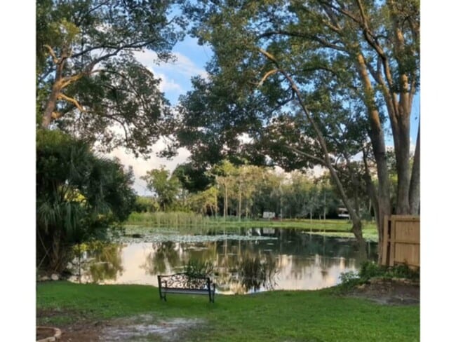 Building Photo - Gorgeous Lakefront 3 Bedroom, 2 Bathroom Home with Tons to Offer!