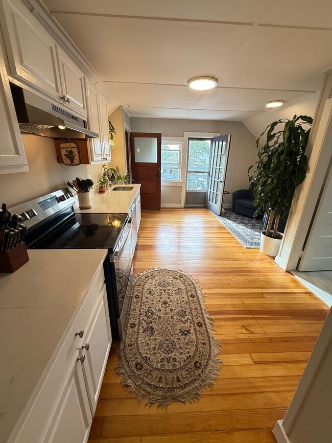 Building Photo - The Maplewood Three