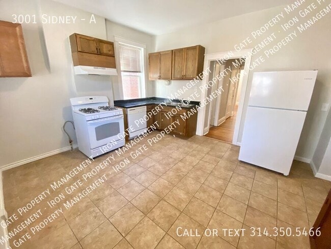 Building Photo - 3001 Sidney-A