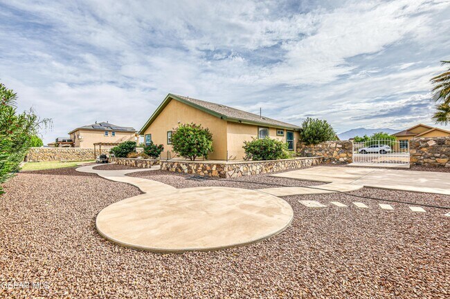 Building Photo - 6289 Cosecha Luna Cir