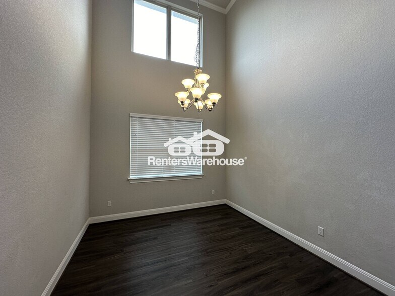 Building Photo - 4213 Valley Oaks Dr
