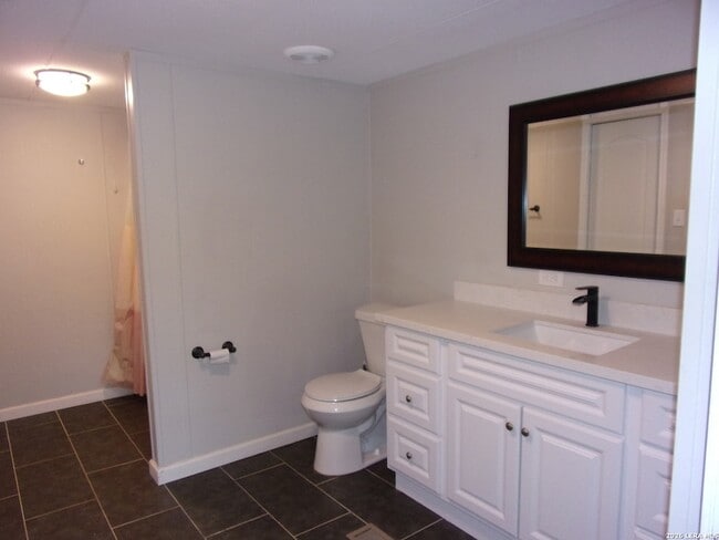 Building Photo - 360 Rangeland Rd