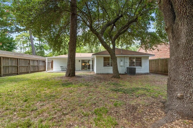 Building Photo - 6023 Pineshade Ln