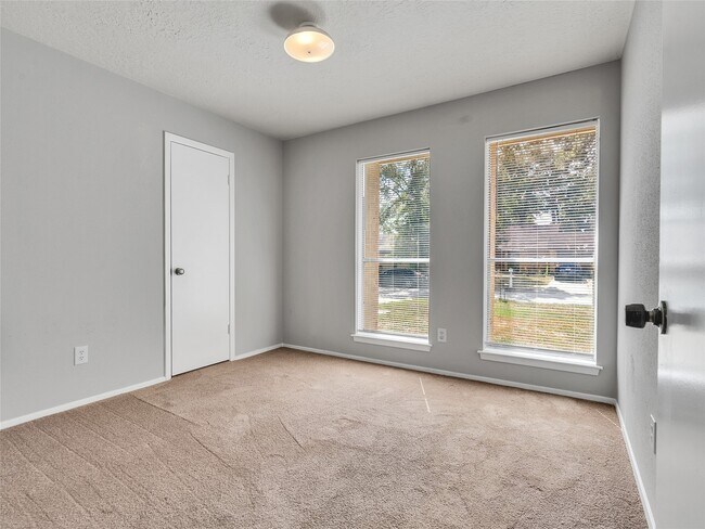 Building Photo - 24006 Spring Gum Dr