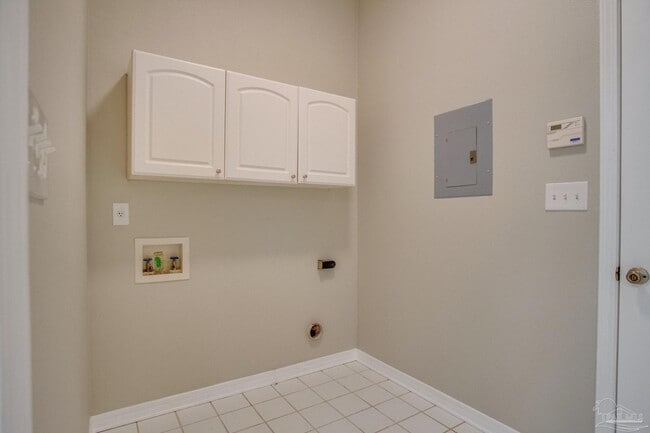 Building Photo - 2042 Hamilton Crossing Dr