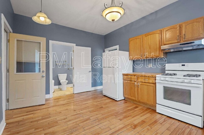 Building Photo - 403 S East St