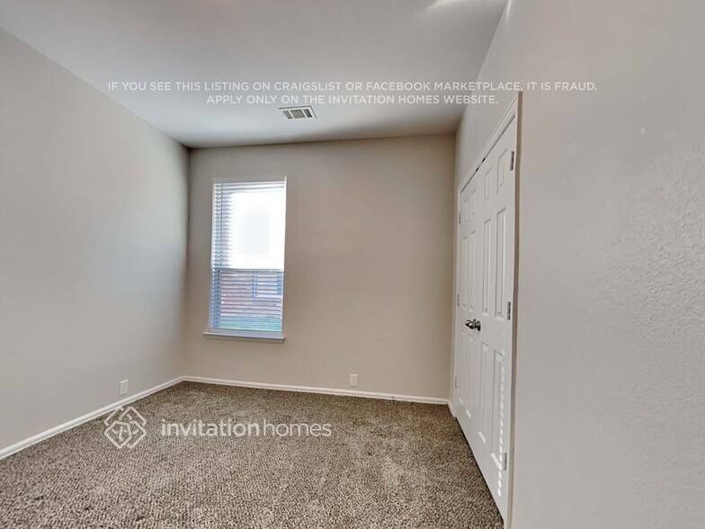 Building Photo - 7063 Alcala