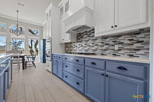 Building Photo - 1745 Alta Vista Loop