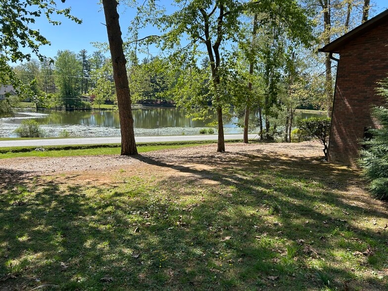 Private lake across the street private backdeck - 115 Wakefield Dr