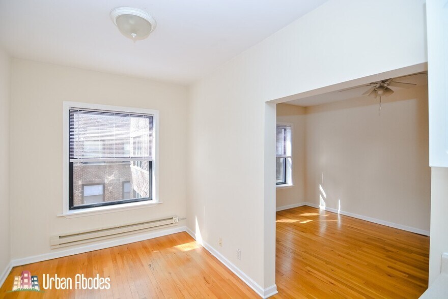 Building Photo - 750 W Addison St
