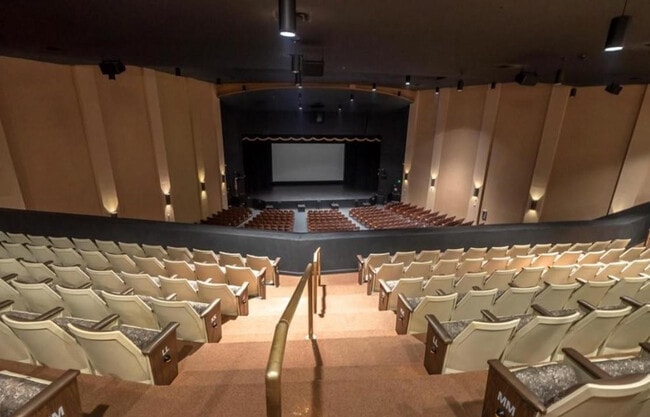 Building Photo - 543 Mansfield M