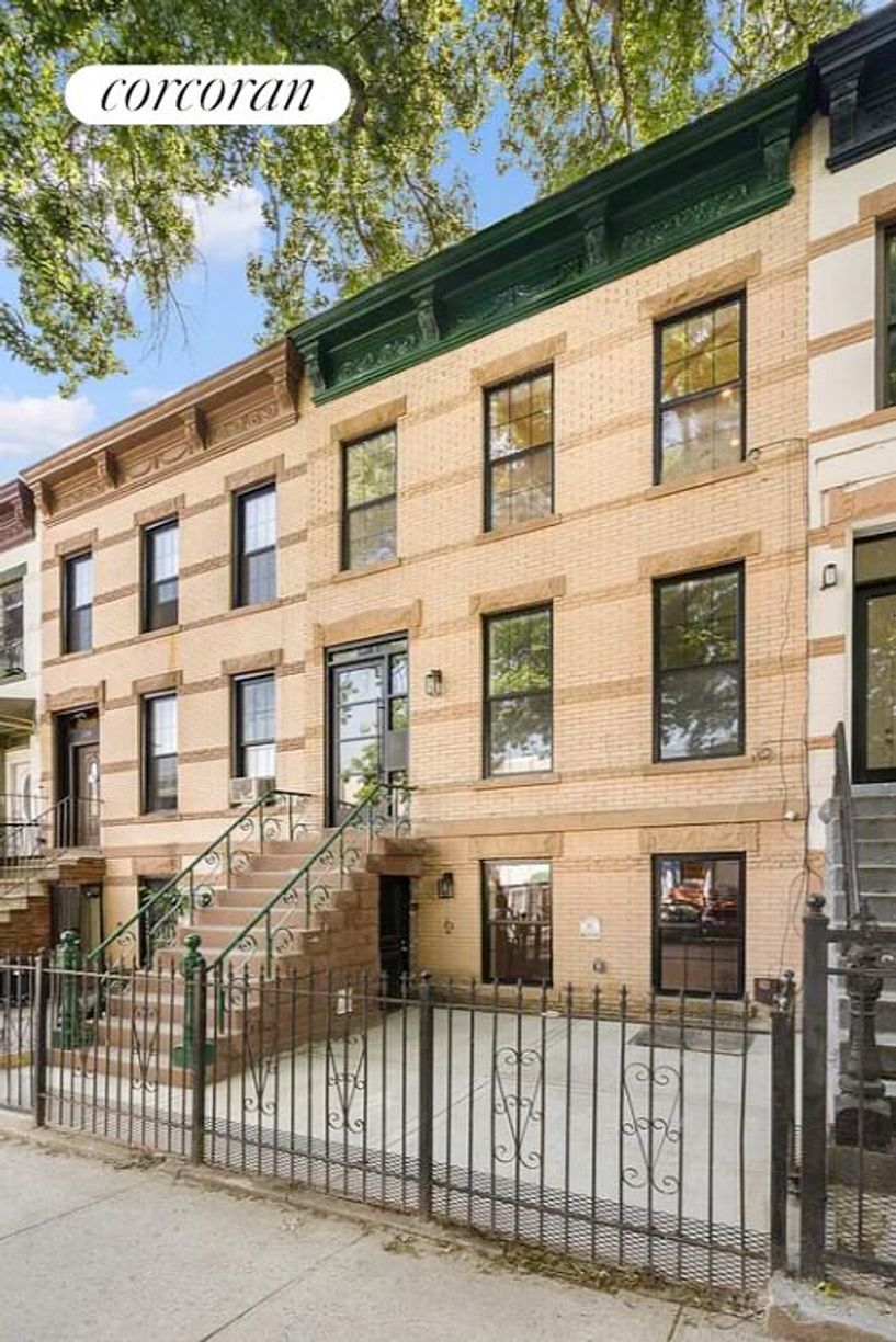 Building Photo - 1242 Putnam Ave