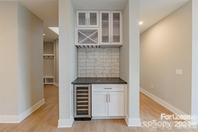 Building Photo - 13230 Ballantyne Corporate Pl