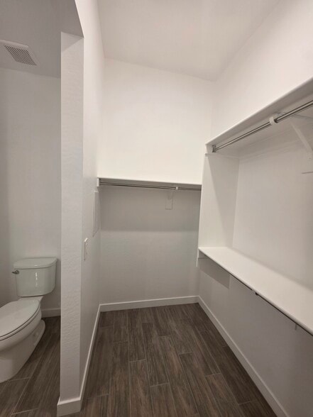 Building Photo - 8232 E University Dr