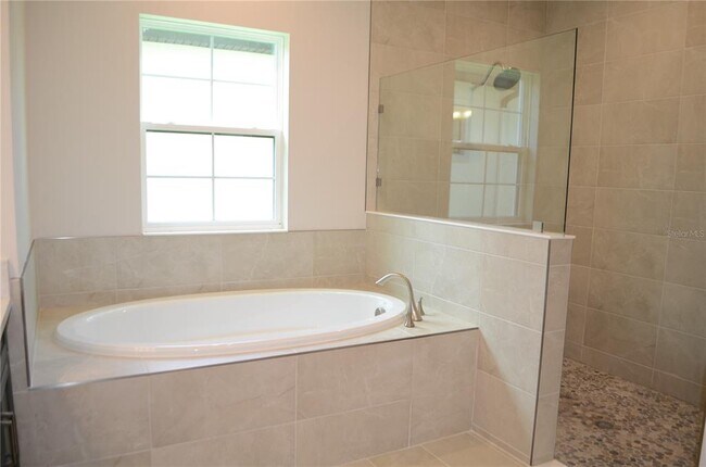 Building Photo - 35436 Big Hawk Dr