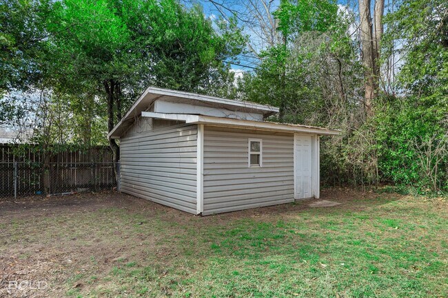 Building Photo - 2726 W Cavett Dr