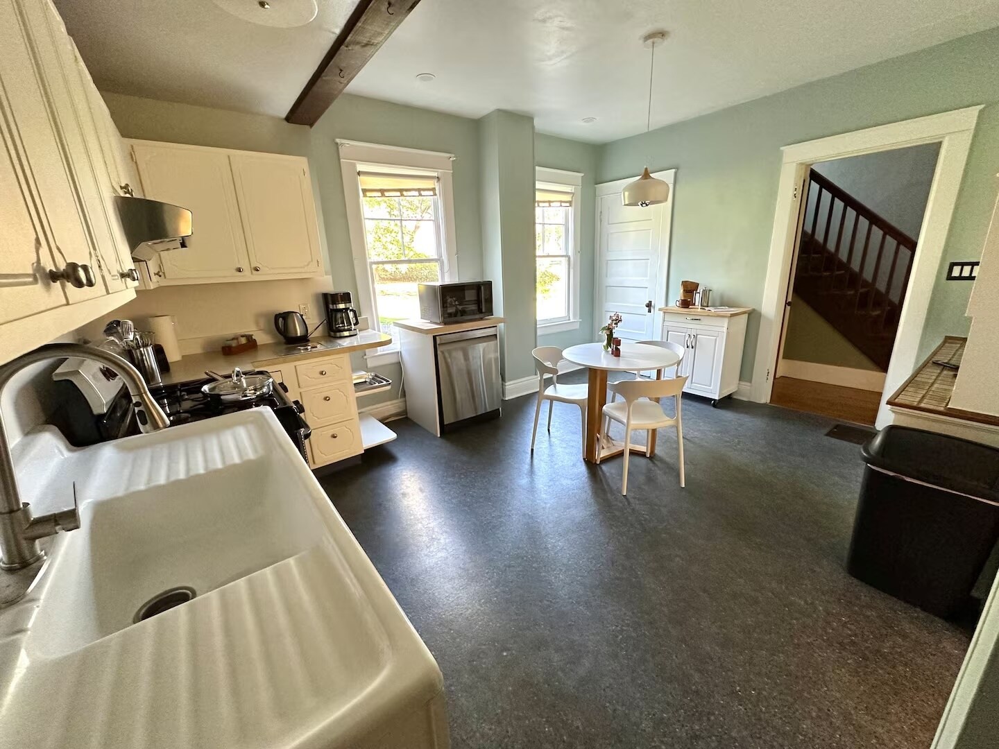 Building Photo - 608 Ackerman Ave