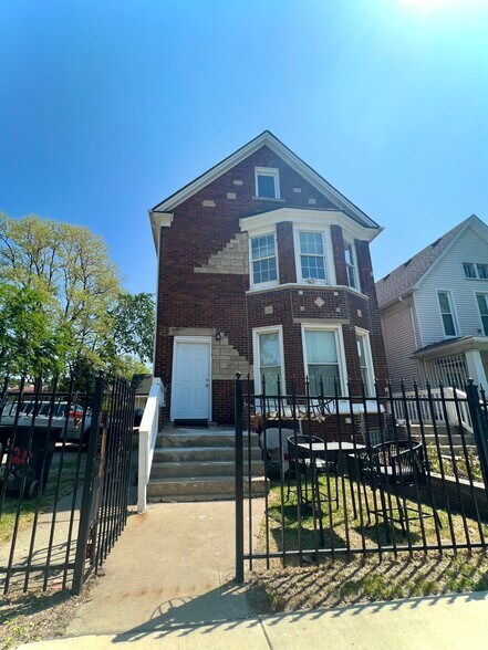 Building Photo - 2020 24th St