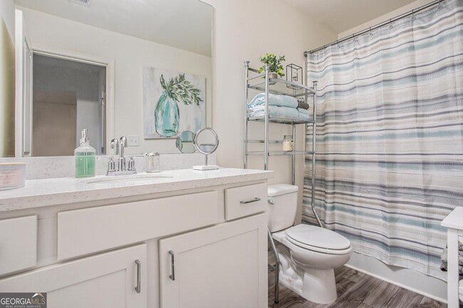 Building Photo - 2414 Fitts Dr