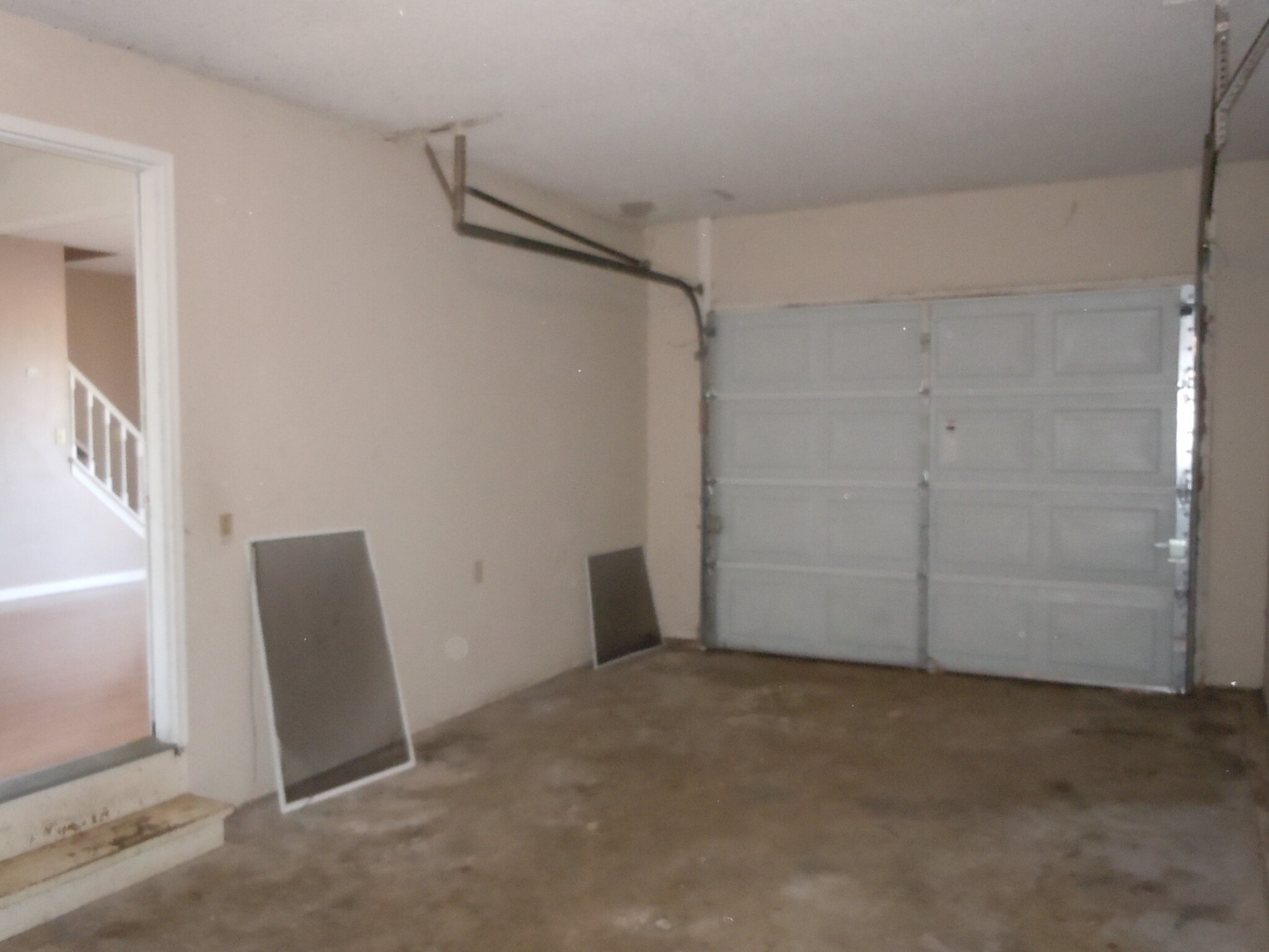 Building Photo - 10 Cougar Dr