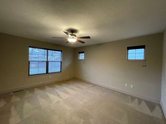 Building Photo - Gorgeous and Upscale Home Available Now!