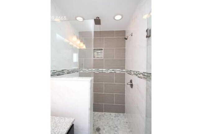 Building Photo - 1252 S 20th St